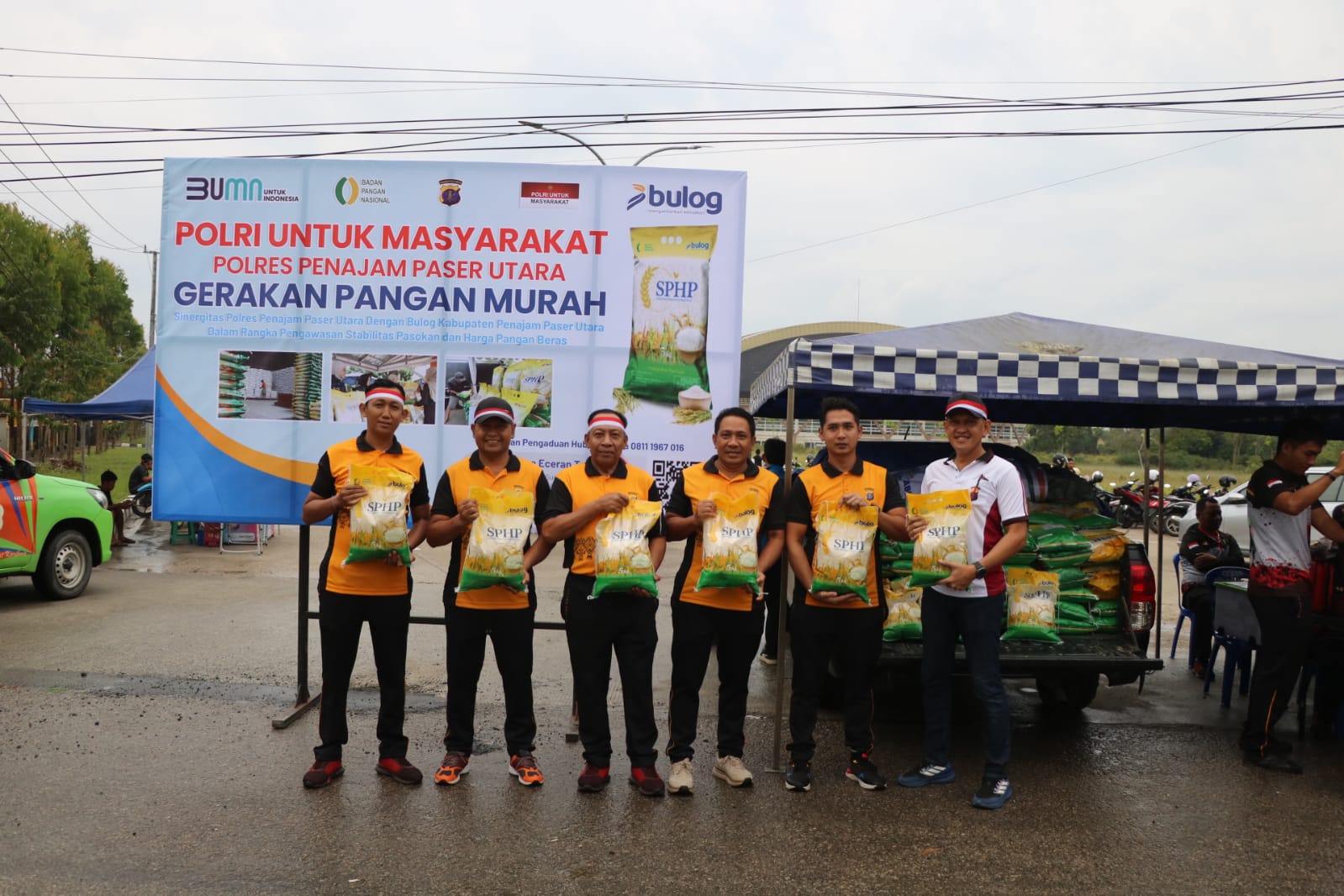 Polres bersama Pemkab PPU dan Perum Bulog Kaltim menggelar gerakan pangan murah dengan sasaran warga masyarakat di Kecamatan Penajam.