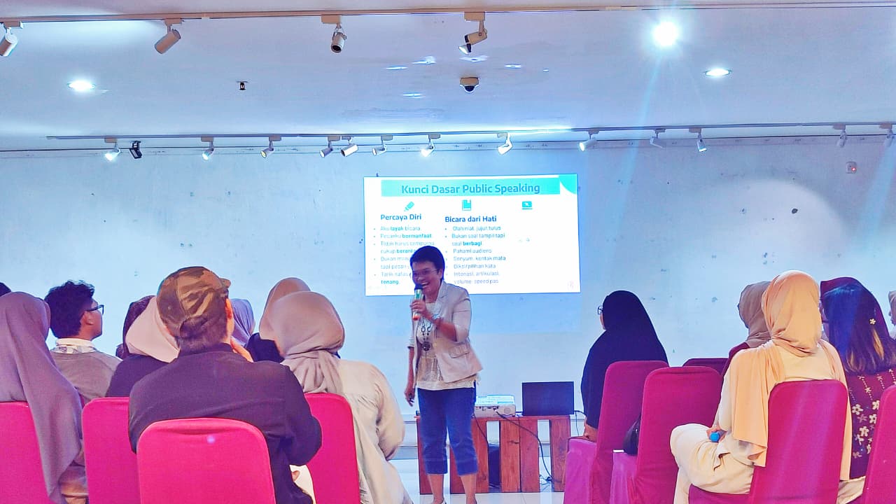 Joyful Soul Parenting and Education Coach Sri Erniatti alias Ms R.