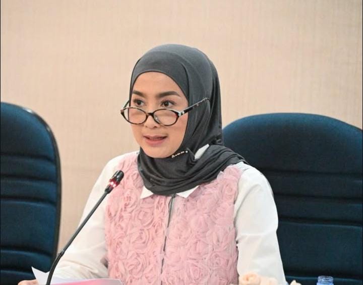Artis sekaligus politikus Desy Ratnasari.