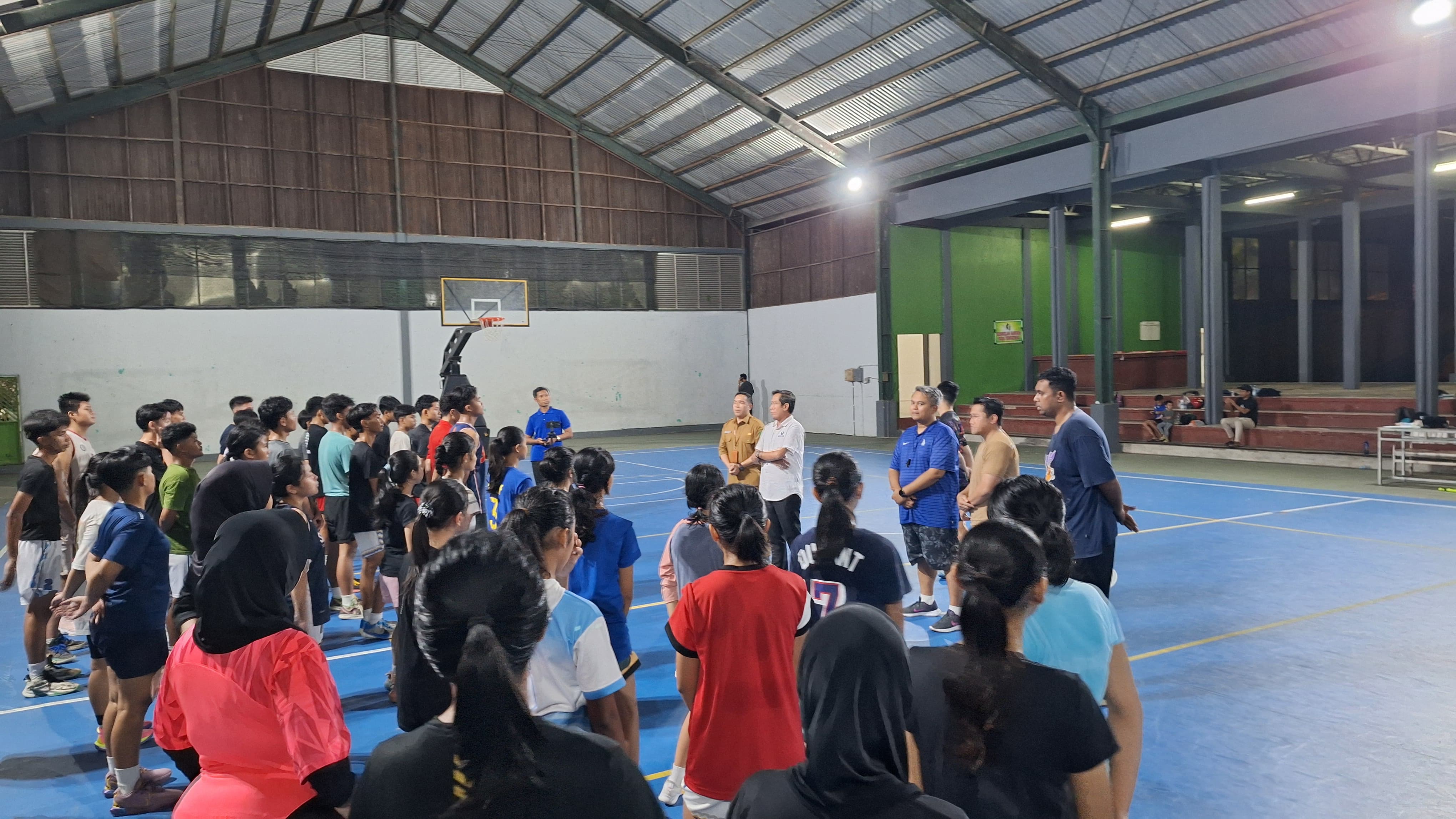 Puluhan pelajar putra dan putri mengikuti seleksi tim basket Popda Kukar.