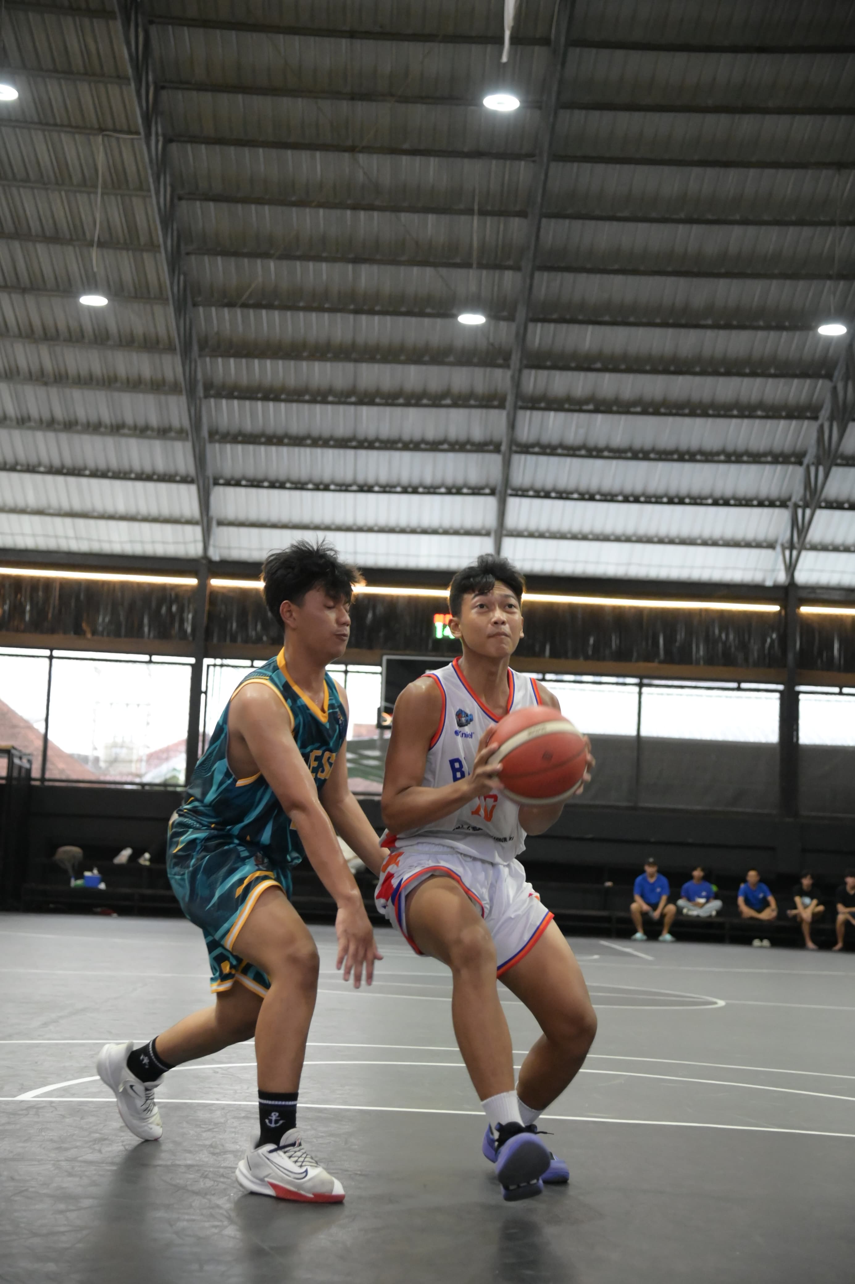 Kemenangan Bluefin dari Bluesky di match terakhir menjadikan tim asal Samarinda itu duduk di posisi runner up KBL U-16 2025.  &nbsp;