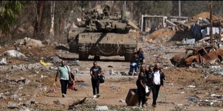 Tenda liputan jurnalis Al Jazeera, Gaza terdampak serangan udara Israel.