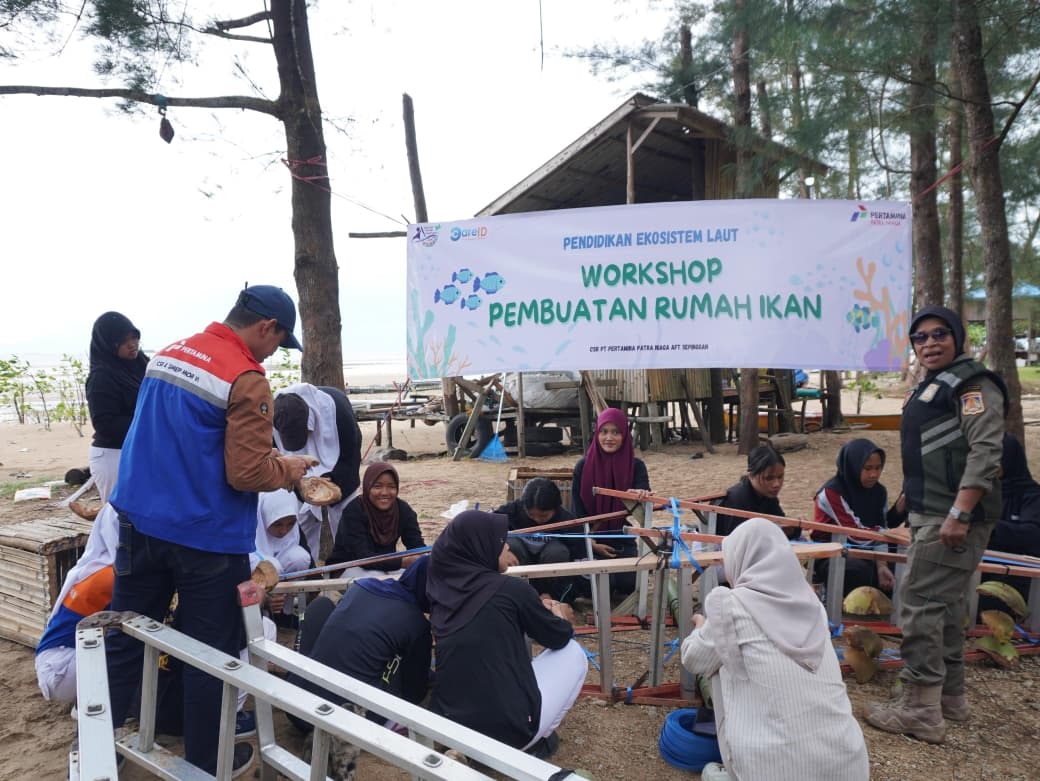 TAMBAH ILMU: Pendidikan ekosistem laut dan workshop pembuatan rumah ikan diinisiasi Pertamina Patra Niaga Regional Kalimantan melalui Aviation Fuel Terminal  (AFT) Sepinggan di Pantai Jalasena, Lamaru