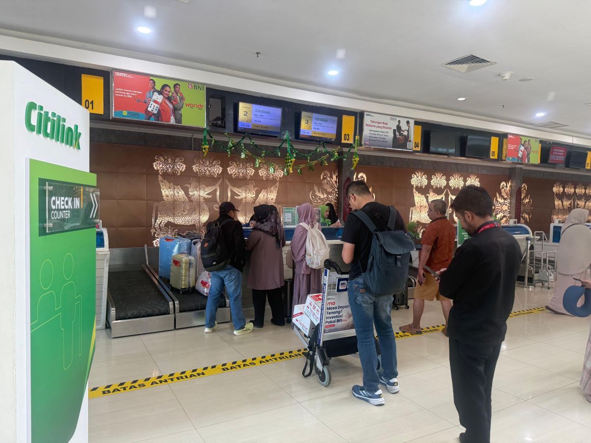 Hingga kini, Bandara APT-Pranoto Samarinda masih jadi salah satu dari dua jalur angkutan udara utama di Kaltim.  &nbsp;