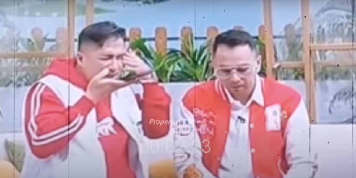 Raffi Ahmad dan Irfan Hakim menangis sesaat menarima kabar Mpok Alpa meninggal dunia. (Screen Capture BTV)