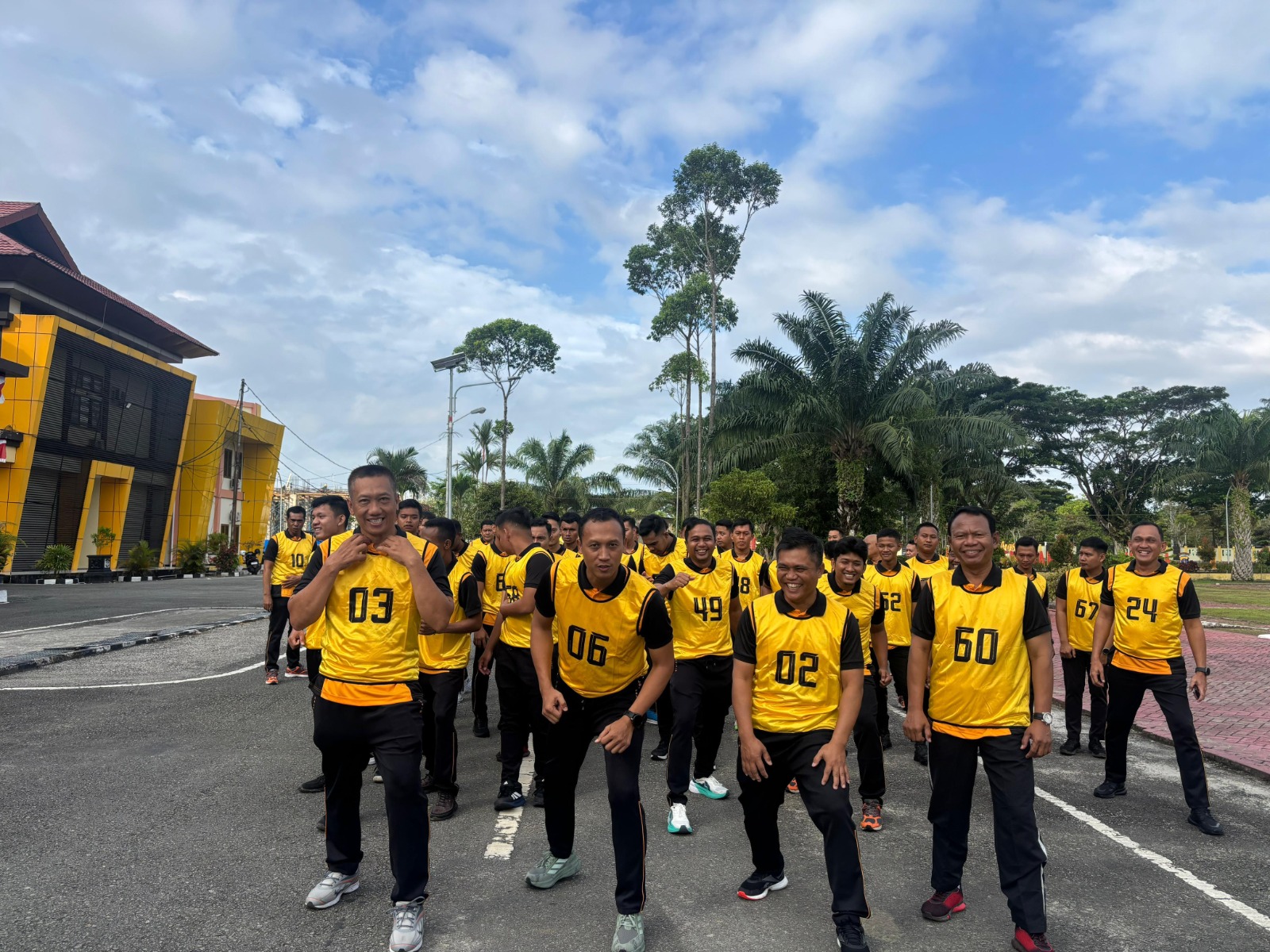 SAMJAS: Kapolres PPU, AKBP Andreas Alek Danantara (dua hiri) saat memimpin Tes Samjas Semester II tahun 2025. (IST)