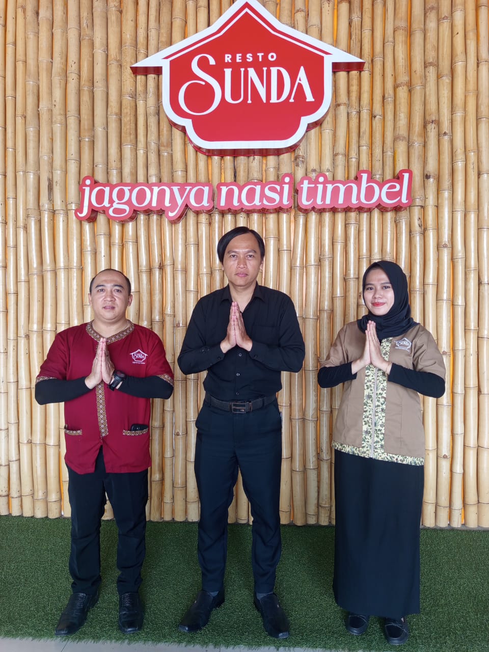 SIAP MANJAKAN LIDAH: Nasi timbel khas Sunda dengan lauk komplet bisa dinikmati di Resto Sunda Samarinda, Jl. Awang Long.