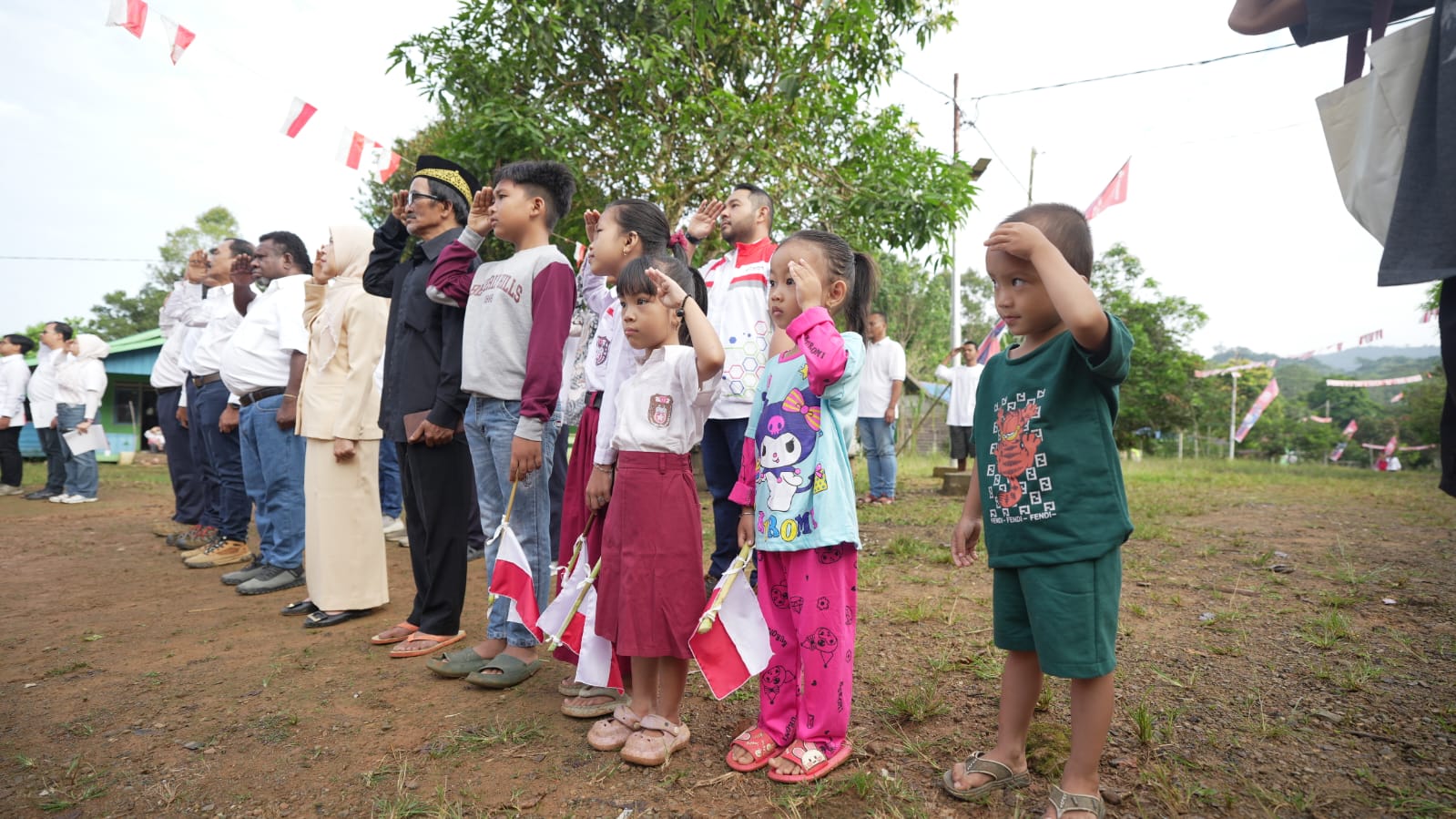 PERAYAAN SPESIAL: Bagi Pertamina Patra Niaga Regional Kalimantan, merayakan HUT ke-80 RI di Dusun Mului, Muara Komam Paser, adalah bukti nyata semangat kemerdekaan bisa dirasakan hingga ke pelosok.