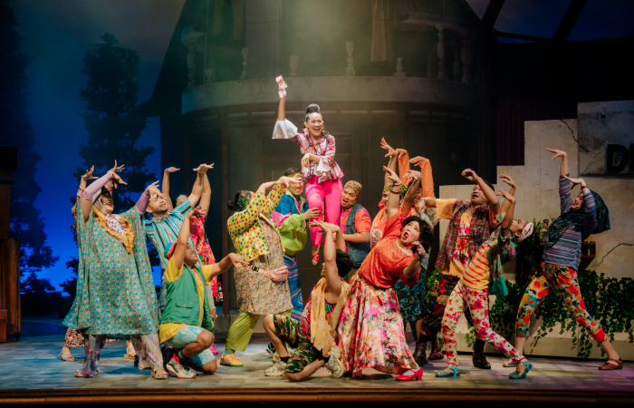 Djarum Foundation: Memajukan industri seni pertunjukan melalui Bakti Budaya.