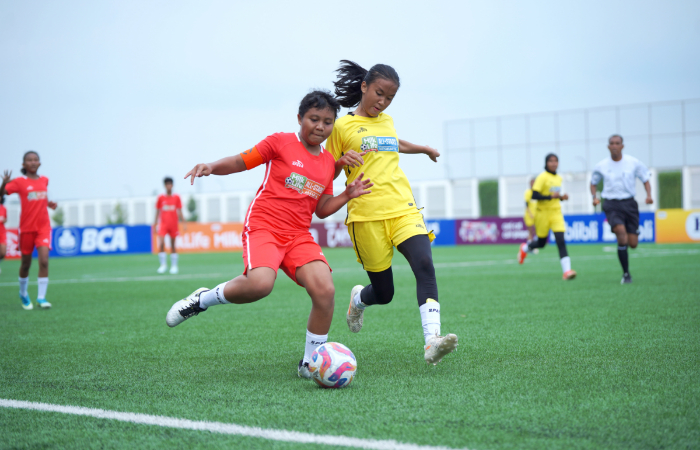 Bakti Olahraga: Pemasalan dan pembinaan sepak bola putri melalui turnamen usia dini KU 10 dan KU 12