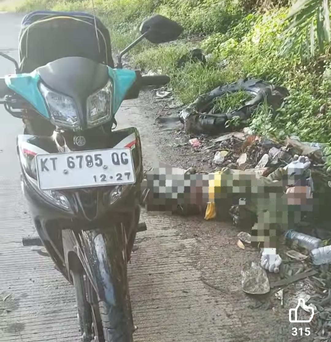 MENGEJUTKAN: Tangkapan layar video memperlihatkan seorang pria diduga meninggal di tepi Jalan Poros Sangatta&ndash;Bontang. Rekaman ini pertama kali diunggah akun Facebook Rudi Gates dan menyebar di WA.