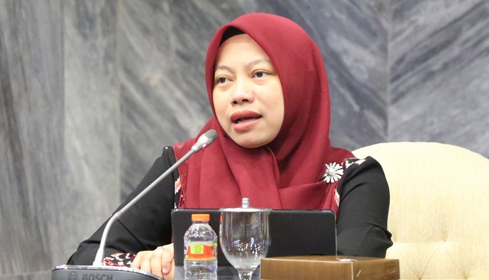 Akademisi UI Titi Anggraini kritik UU Pemilu dan Parpol yang masih mahal dan tak inklusif bagi perempuan.
