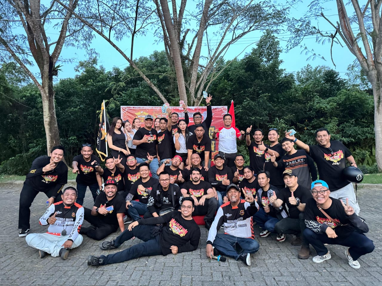 HDCI Balikpapan sukses menggelar Safety Riding yang diperuntukkan bagi para anggotanya agar memahami dan bersikap aman dalam berkendara.