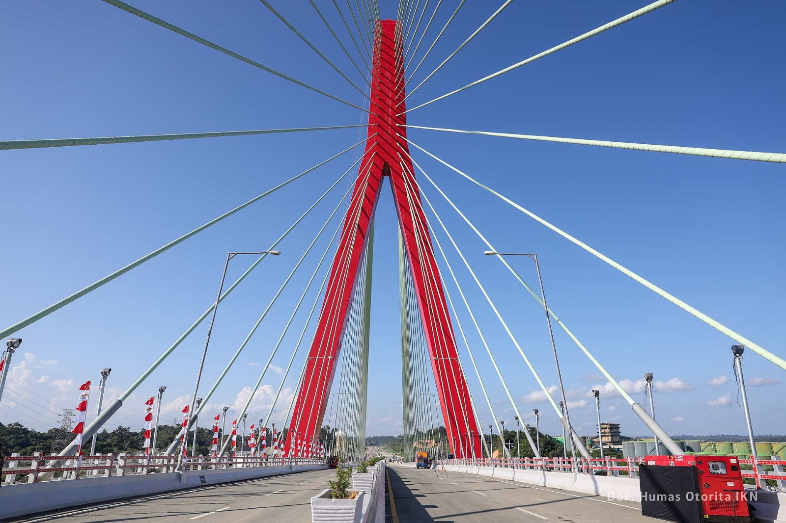 AKSES DITUTUP: Jembatan Pulau Balang, salah satu ruas jalan yang ditutup sementara. (IST)