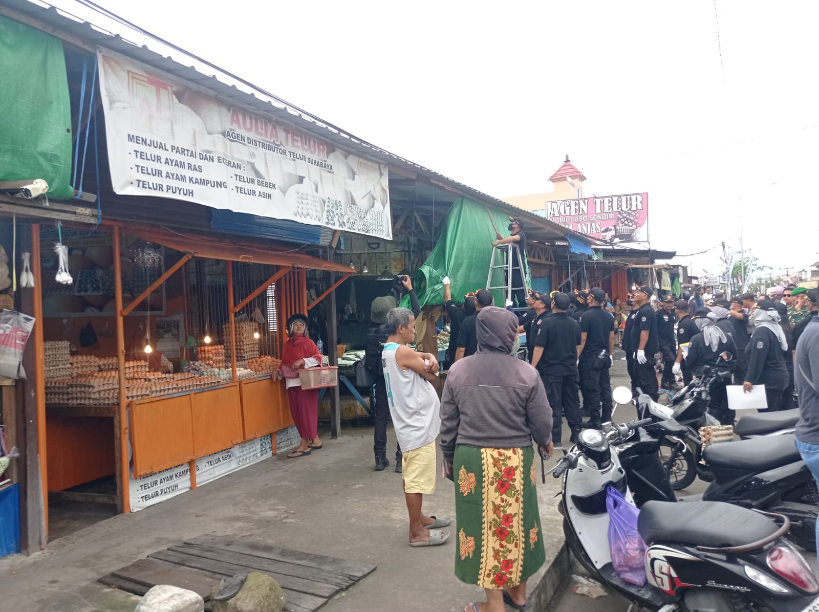 DAPAT DUKUNGAN: Upaya penertiban lapak pedagang di sekitar Pasar Taman Rawa Indah Bontang dipandang legislator untuk penataan kota.