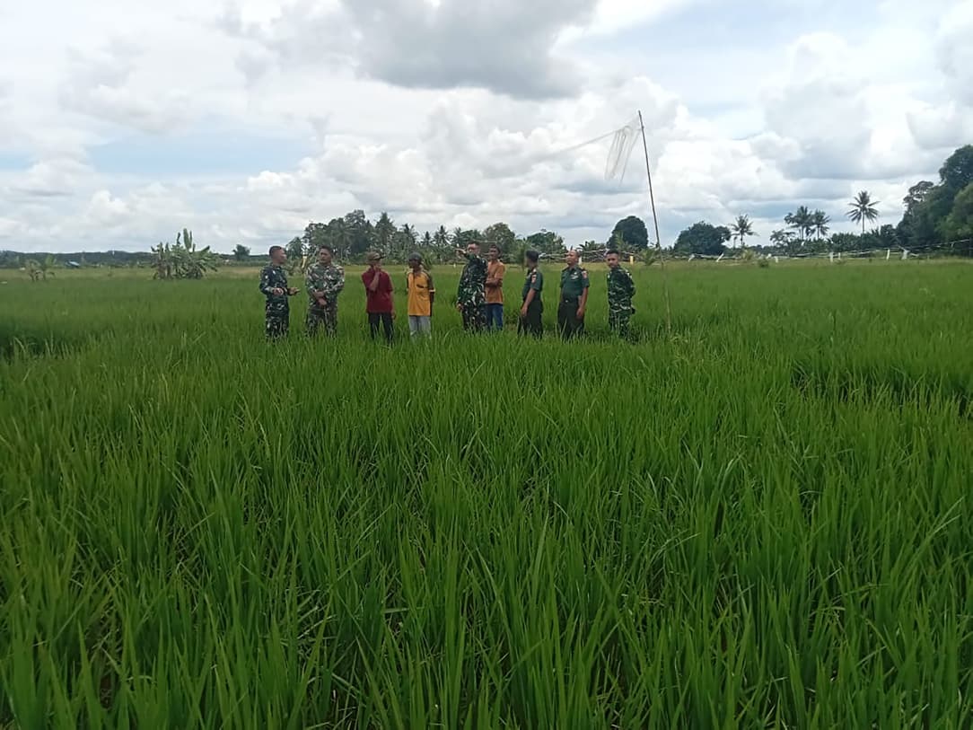 Tim Satgas Kedaulatan Pangan saat patroli bersama di Desa Manunggal Jaya, Kecamatan Tenggarong Seberang.  &nbsp;