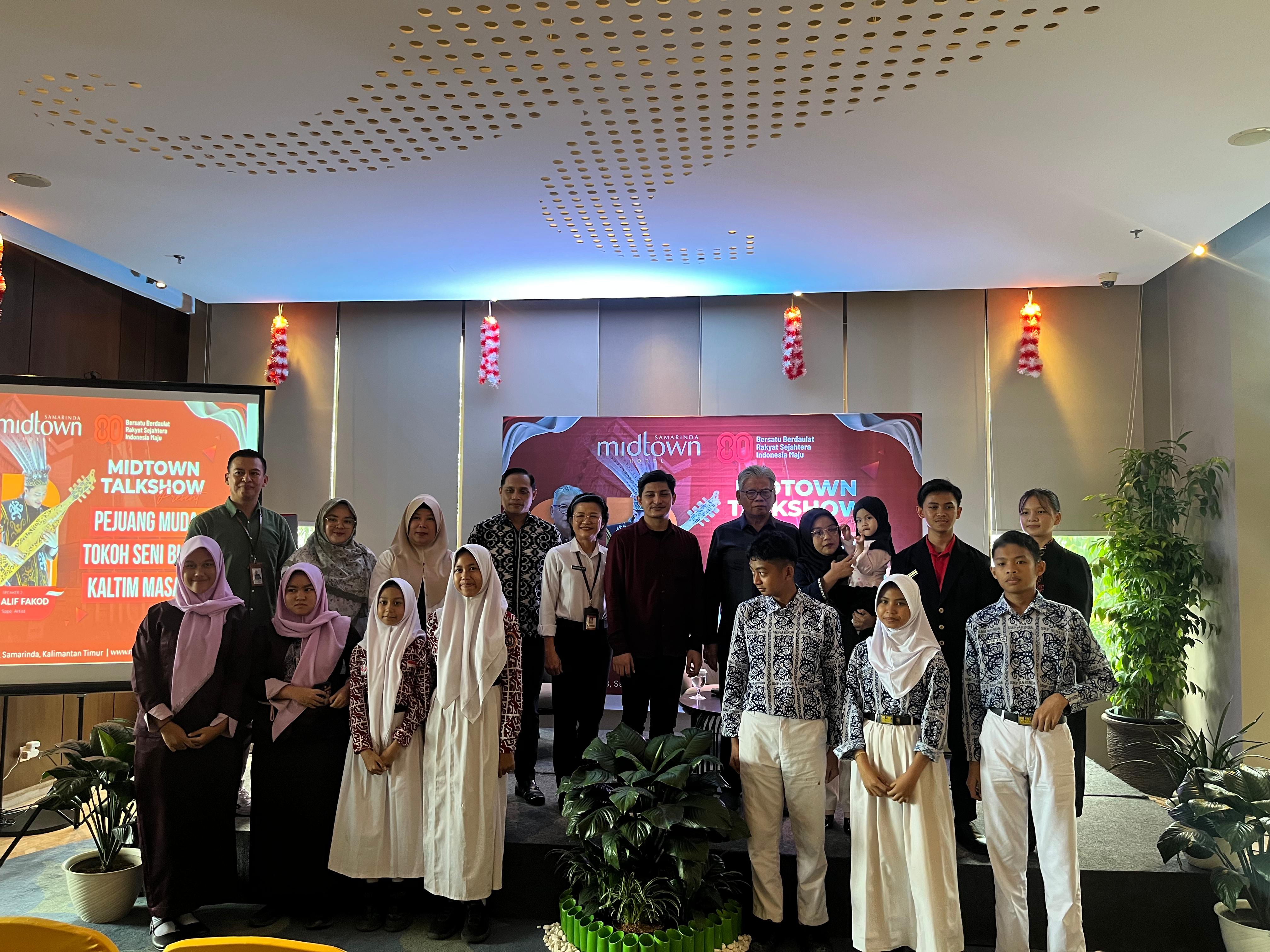 Midtown Hotel Samarinda mengadakan talk show bertema &ldquo;Pejuang Muda & Tokoh Seni Budaya Kaltim Masa Kini&rdquo;.