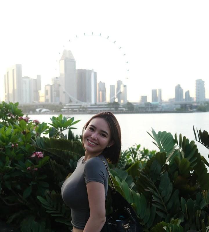 Aktris cantik Amanda Manopo.