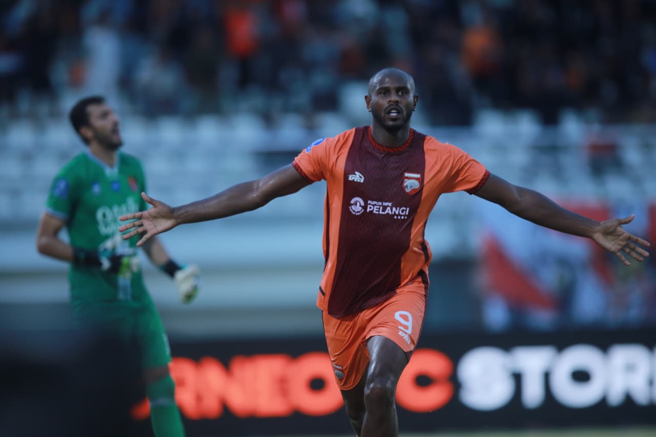 Borneo FC Samarinda membungkam tim promosi Persijap, 3-1 di Stadion Segiri, Minggu (24/8) sore. Dua gol dicetak Joel Vinicius, dan satu lainnya Mariano Peralta. (DONI ADITYA/KP)