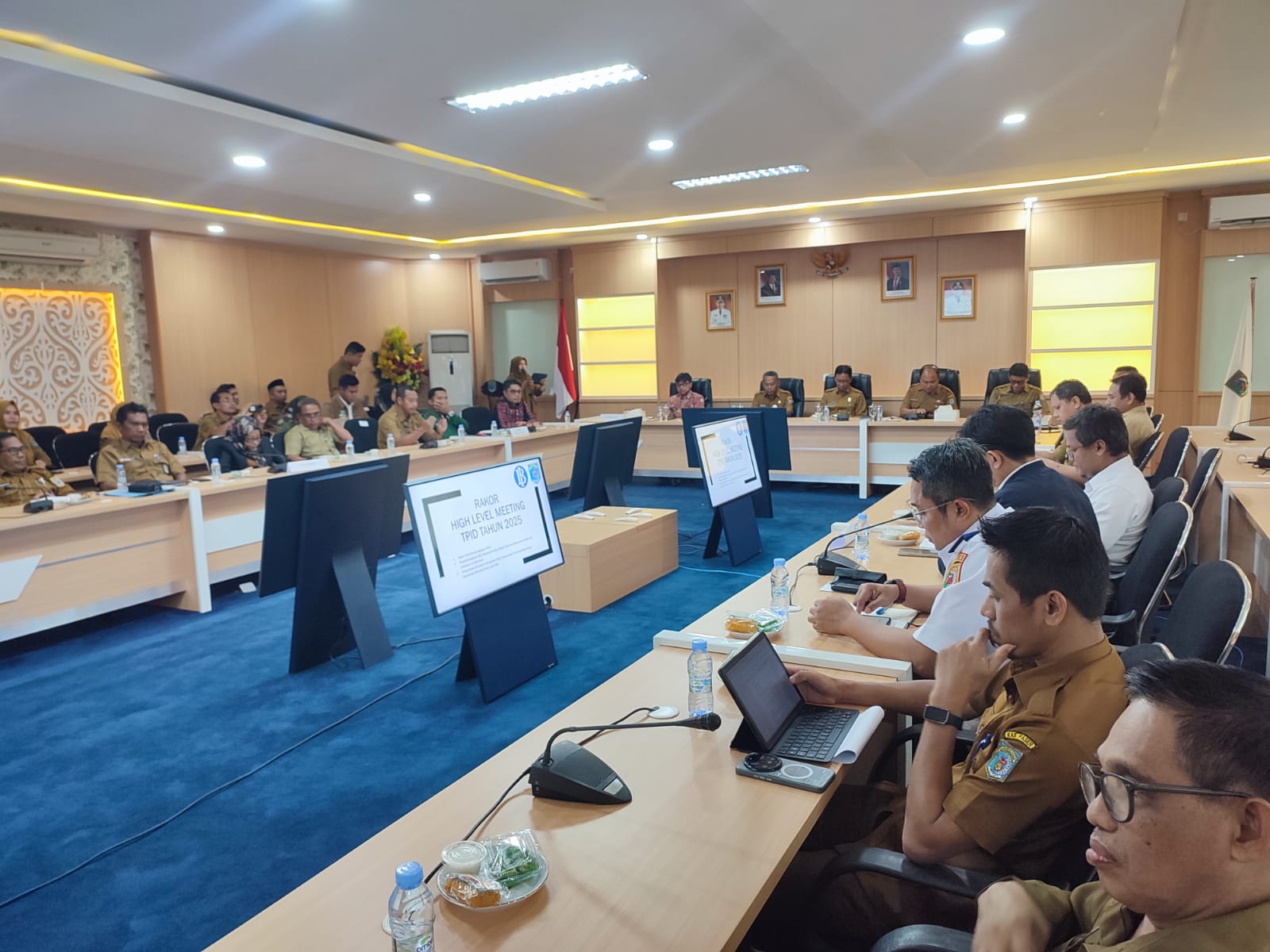 Tim Pengendali Inflasi Daerah (TPID) menggelar rapat koordinasi High Level Meeting (HLM), Senin (25/8/2025). (NAJIB/KP)