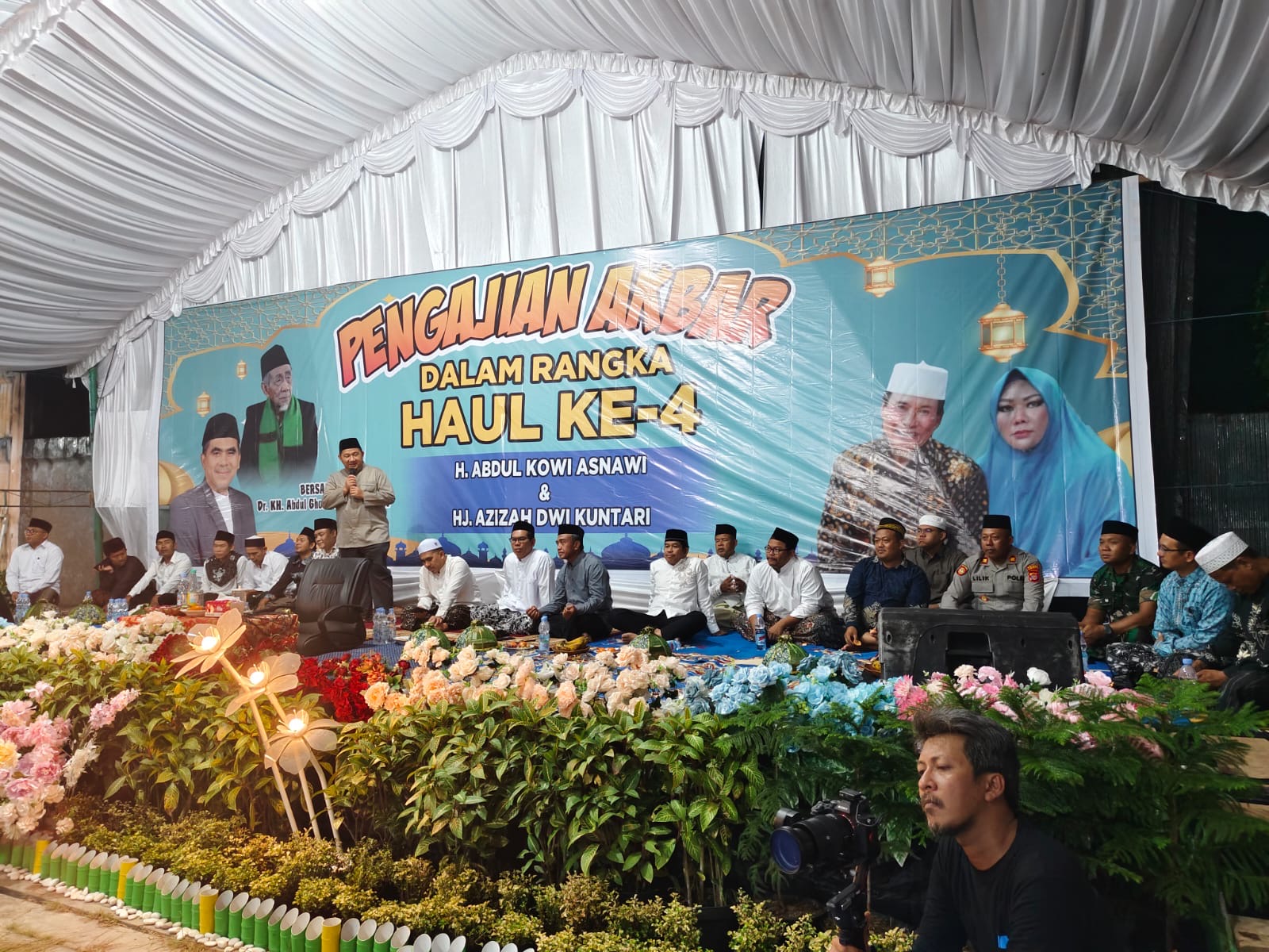 Suasana haul ke-4 H Abdul Kowi Asnawi dan Hj Azizah Dwi Kuntari di PPU yang dijaga sinergi antara TNI-Polri-Banser NU.