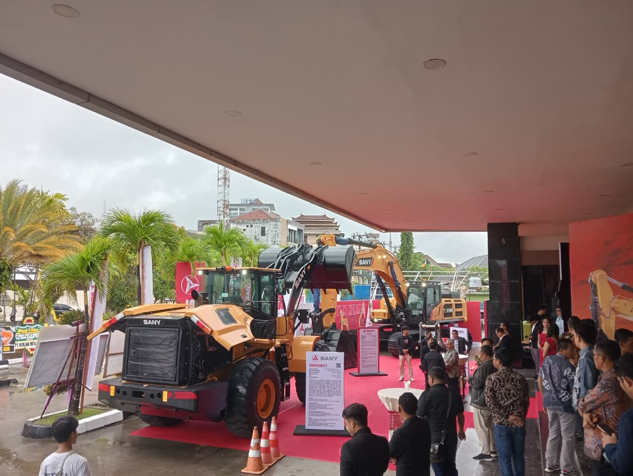 OPTIMISTIS: PT Sany Perkasa menargetkan penjualan excavator 500 unit sepanjang tahun ini, salah satu andalannya seri X-Avatar dan wheel loader.&nbsp;