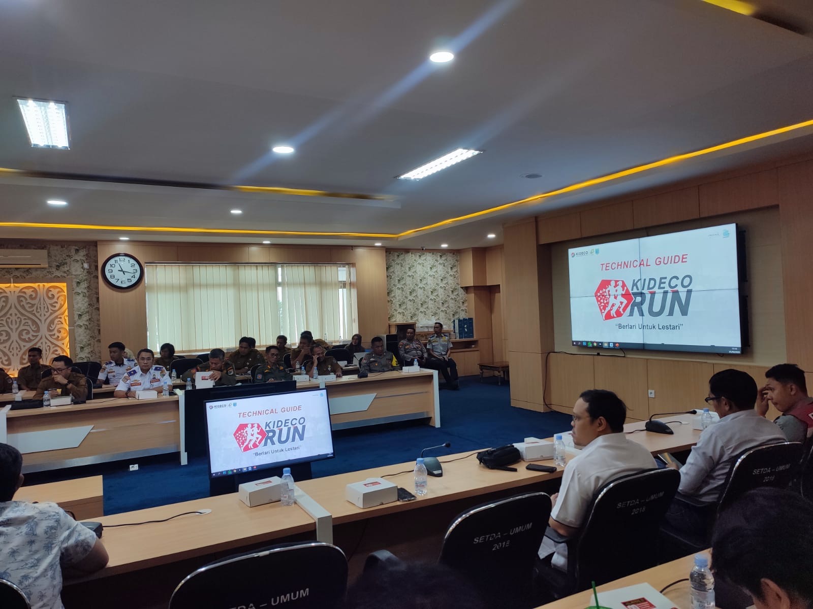 Panitia Kideco Run 2025 menggelar rapat koordinasi persiapan event.