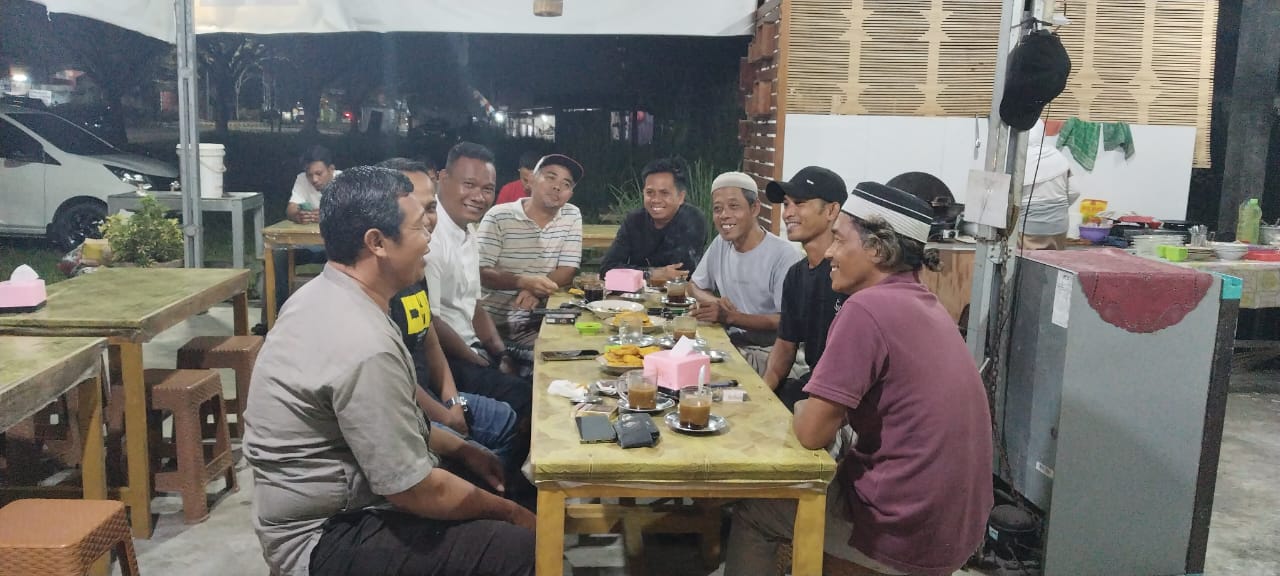 Forum Kontraktor PPU saat menggelar musyawarah kepengurusan baru. Tampak Eko Cahyo Riswanto (tiga kiri) terpilih sebagai ketua.  &nbsp;