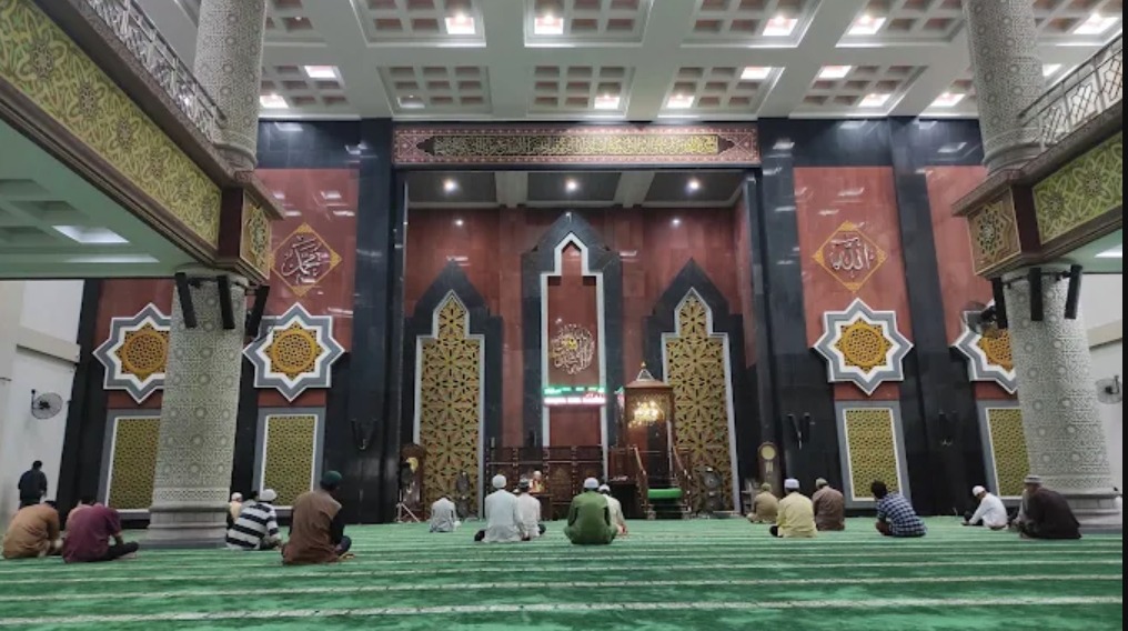 Masjid At-Taqwa, salah satu masjid yang ada di Kota Balikpapan.