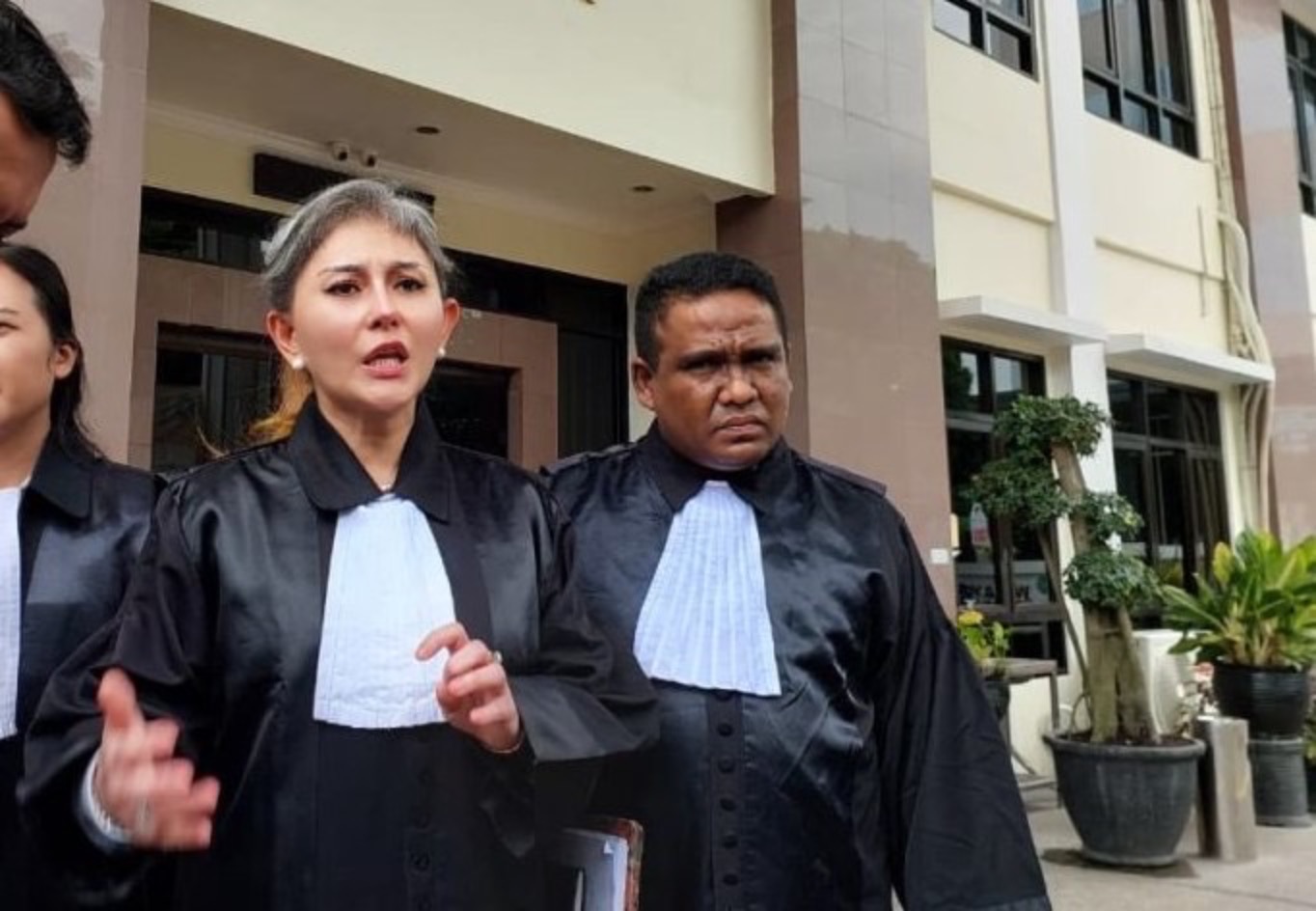 Kuasa hukum terdakwa menjelaskan dugaan pencabulan pada kliennya.