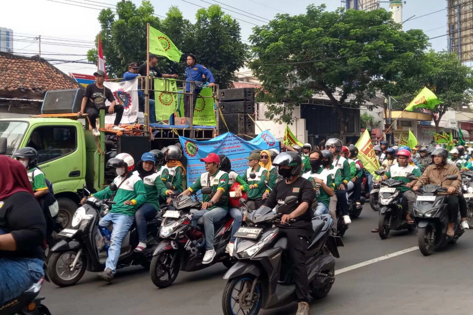 Usai kericuhan di depan DPR/MPR RI Jakarta, Kamis (28/8/2025), demonstrasi kembali digelar di sejumlah daerah pada Jumat (29/8/2025).