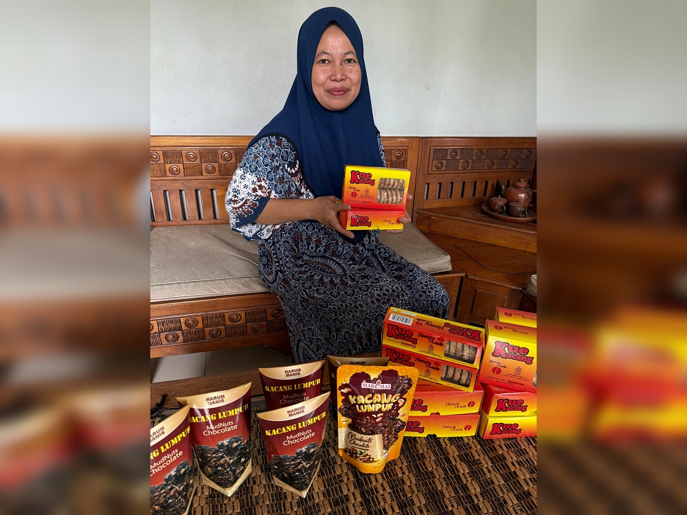 KUALITAS: Membawa brand Maromai, Siti Aisyah berhasil membawa produknya menembus ratusan gerai Indomaret.