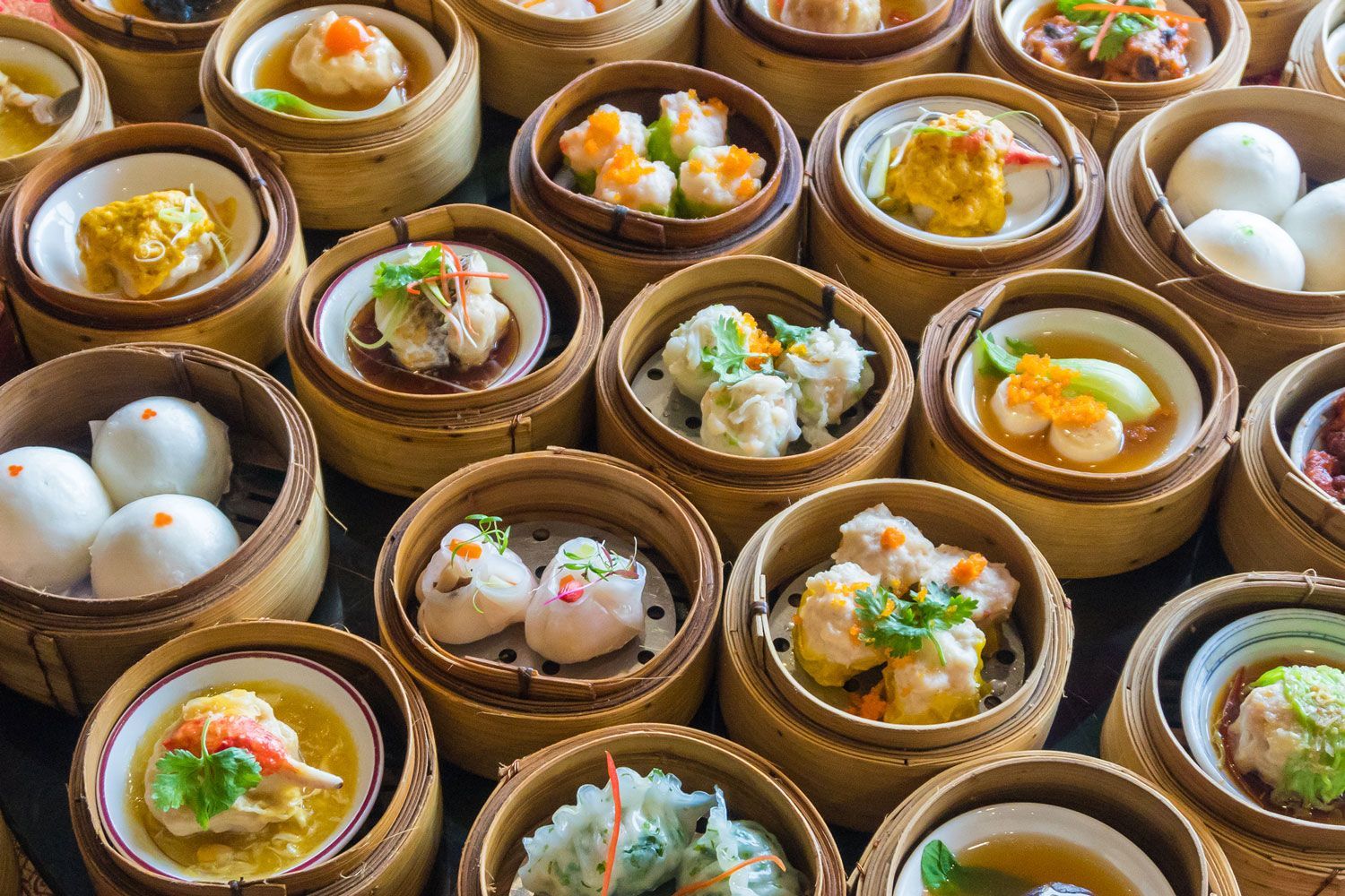 Berbagai jenis dimsum yang cantik.