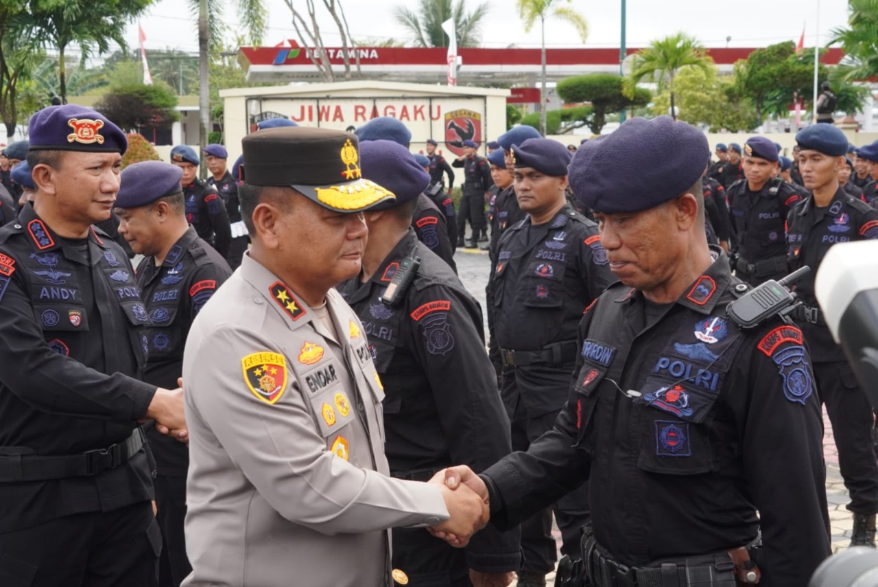 BERTOLAK KE JAKARTA: Brimob Kaltim sebanyak satu SSK bertolak ke Jakarta untuk bertugas di bawah kendali operasi (BKO) Polda Metro Jaya.