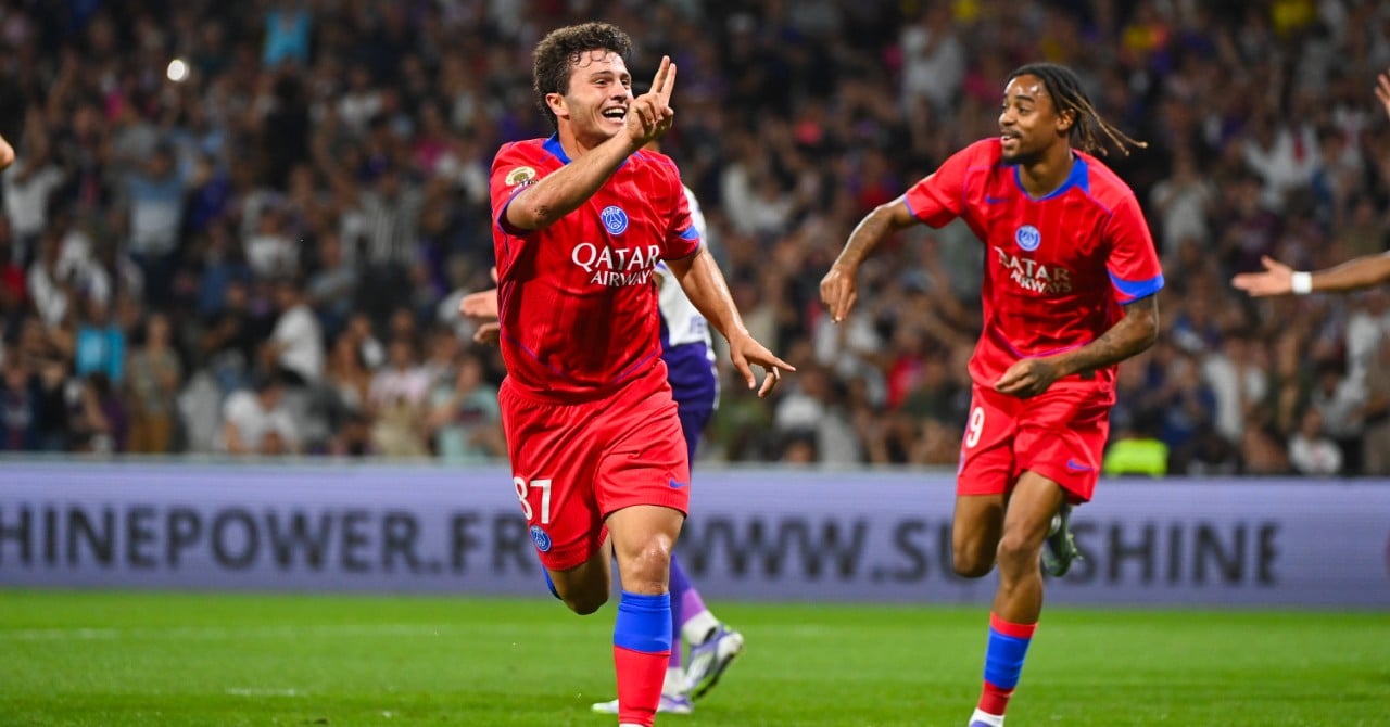 Gelandang Paris Saint-Germain Joao Neves menorehkan hat-trick ke gawang Toulouse FC di Stade de Toulouse.