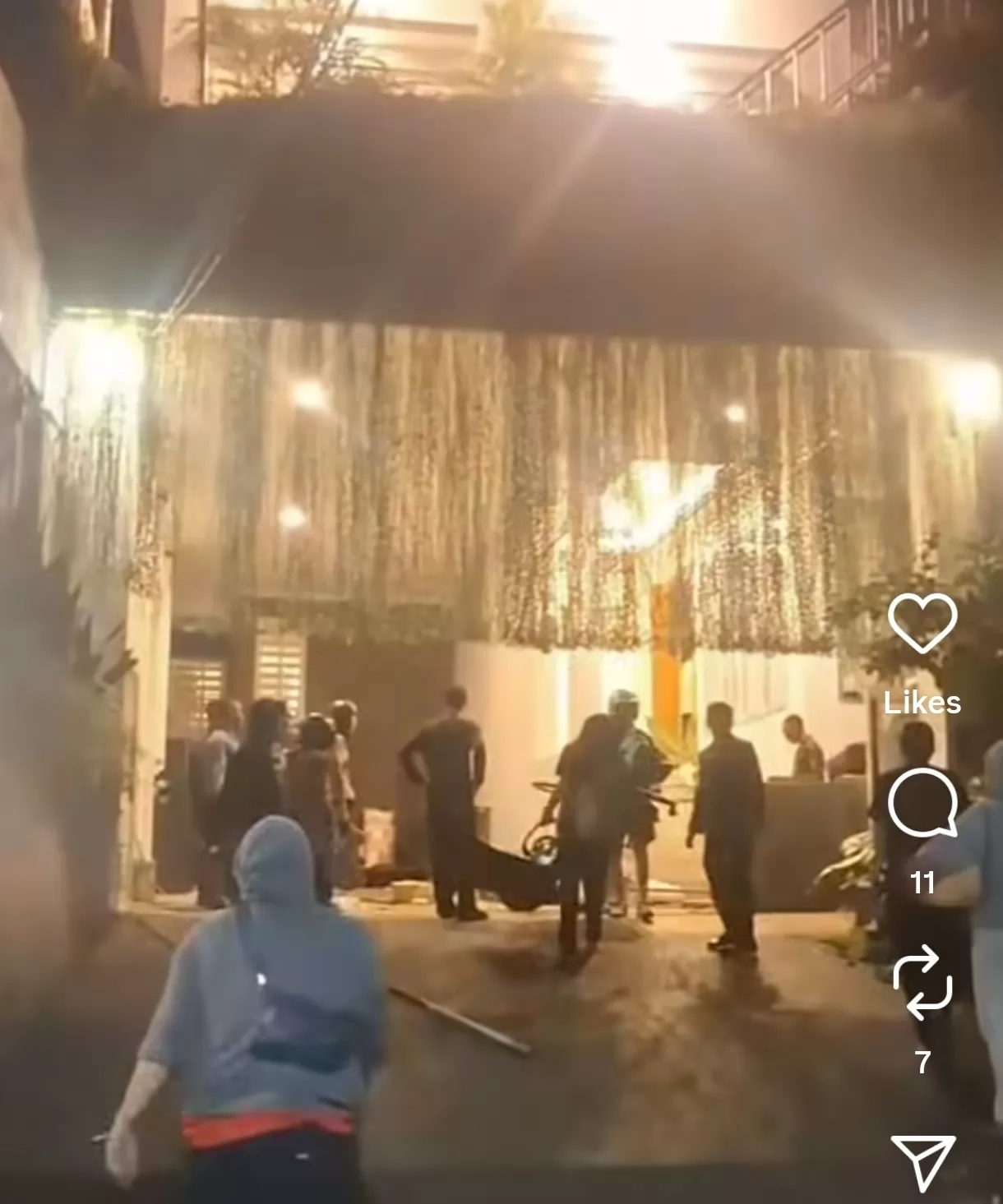 Rumah Menteri Keuangan Sri Mulyani juga tidak luput dari aksi penjarahan.