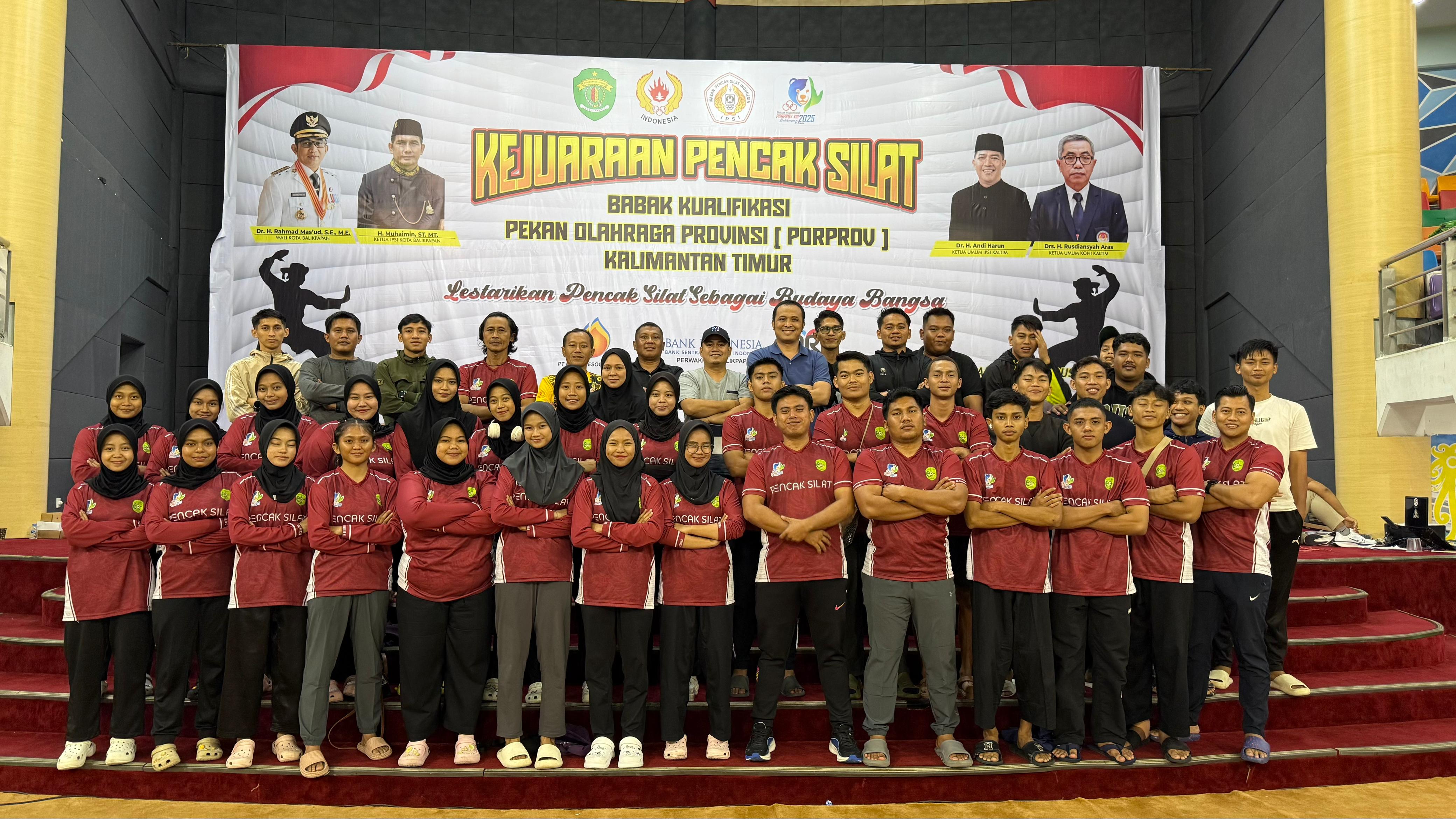 TARGET TERPENUHI: Kontingen pencak silat Kukar berhasil menjadi juara umum BK Porprov.