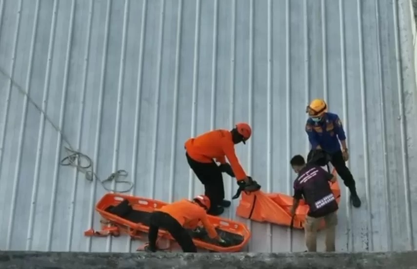 TENGKORAK: Temuan diduga tengkorak tubuh manusia di atas Ruko Centra Bizpark, Balikpapan Selatan.