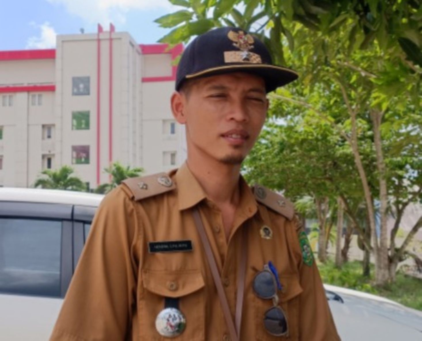 Kepala Desa Muara Kaman Ulu, Hendra.  &nbsp;