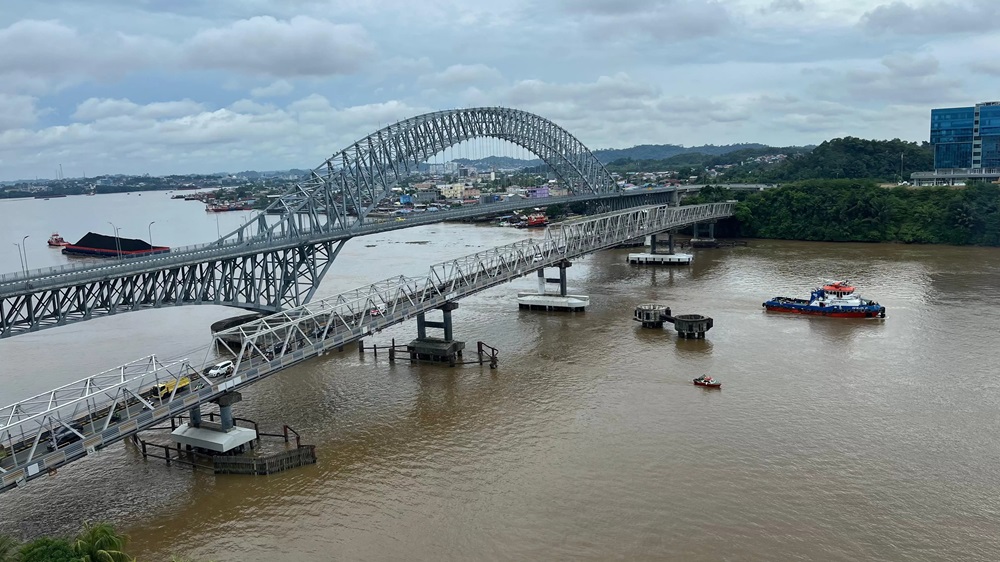 Jembatan Mahakam Samarinda.