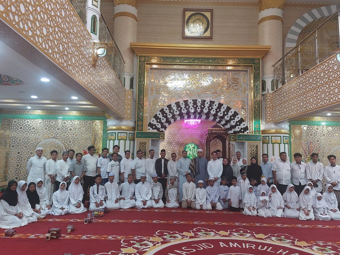 BERBAGI: Hipmi Balikpapan rayakan momentum maulid dengan berbagi.