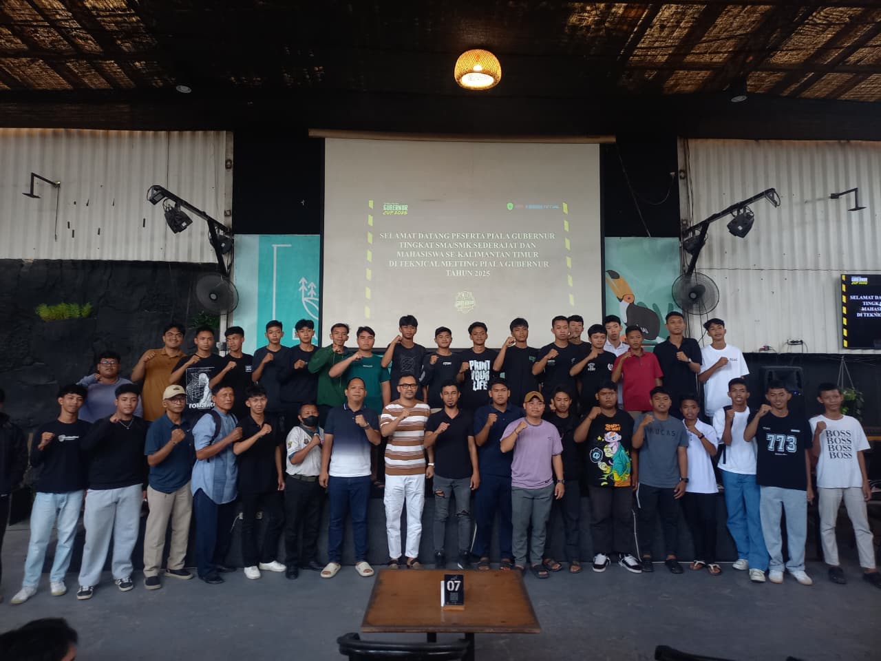 Panitia dan peserta Gubernur Kaltim Cup 2025