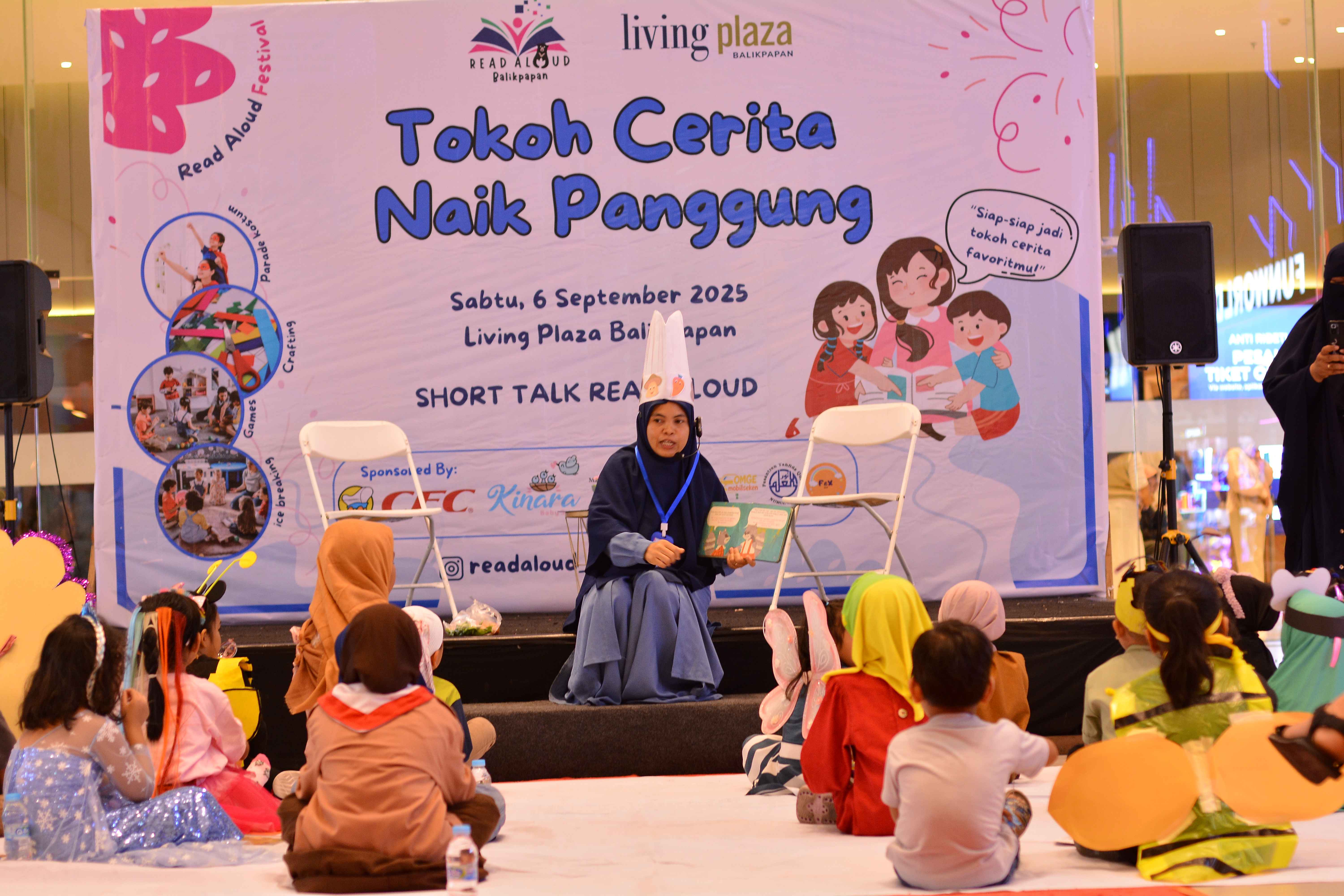 Acara Read Aloud Festival yang berlangsung di atrium Living Plaza Balikpapan, Sabtu (6/9).