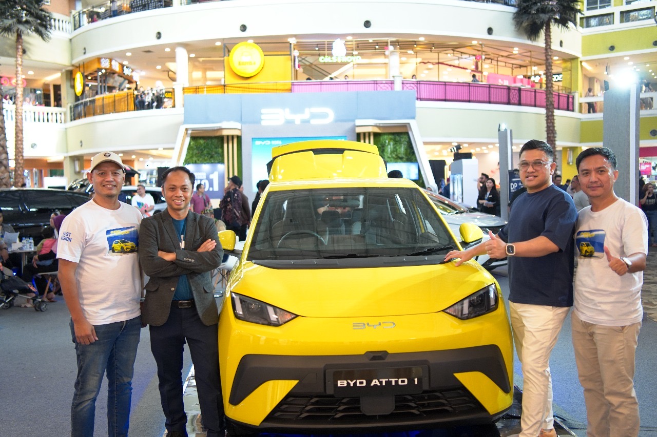 LEBIH RAMAH LINGKUNGAN: Kendaraan listrik terbaru BYD ATTO 1 resmi diluncurkan di Balikpapan, Sabtu (6/9),