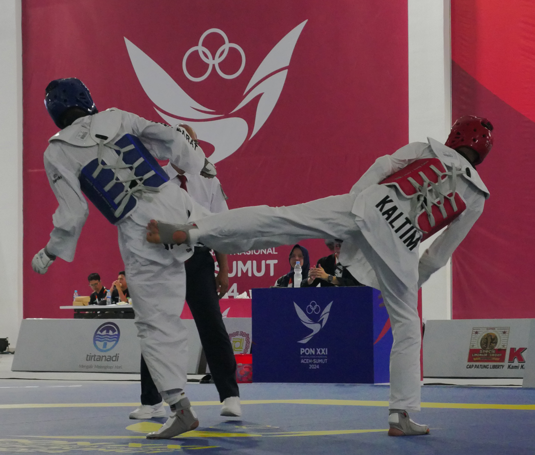 JADI EVALUASI: Salah satu atlet taekwondo Kaltim saat bersaing di PON XXI/2024 Aceh-Sumut.