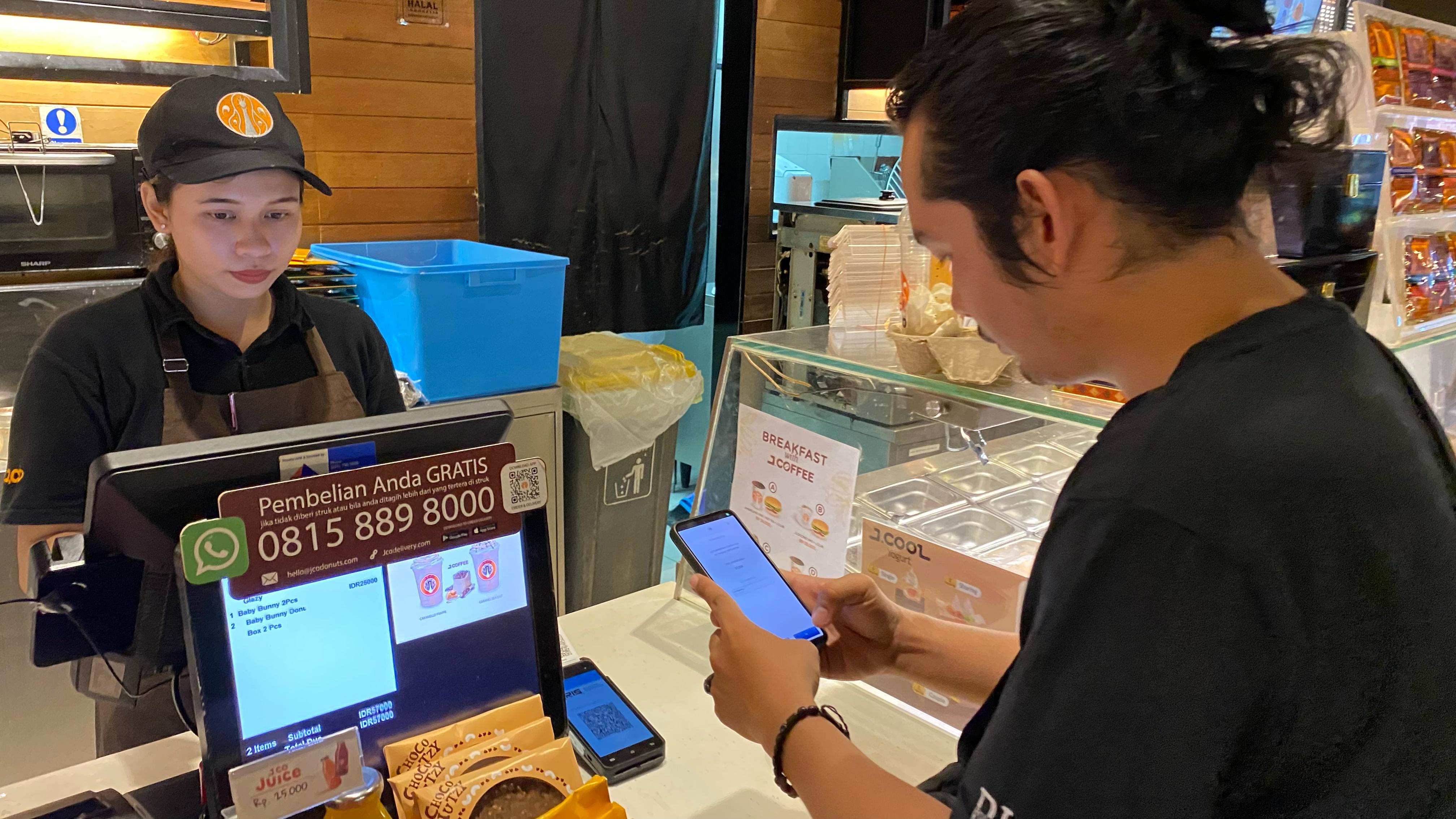 Mengacu pada blueprint sistem pembayaran 2025-2030, BI mengintegrasikan berbagai kanal mulai QRIS, BI-Fast, SNAP hingga dukungan e-commerce.  &nbsp;