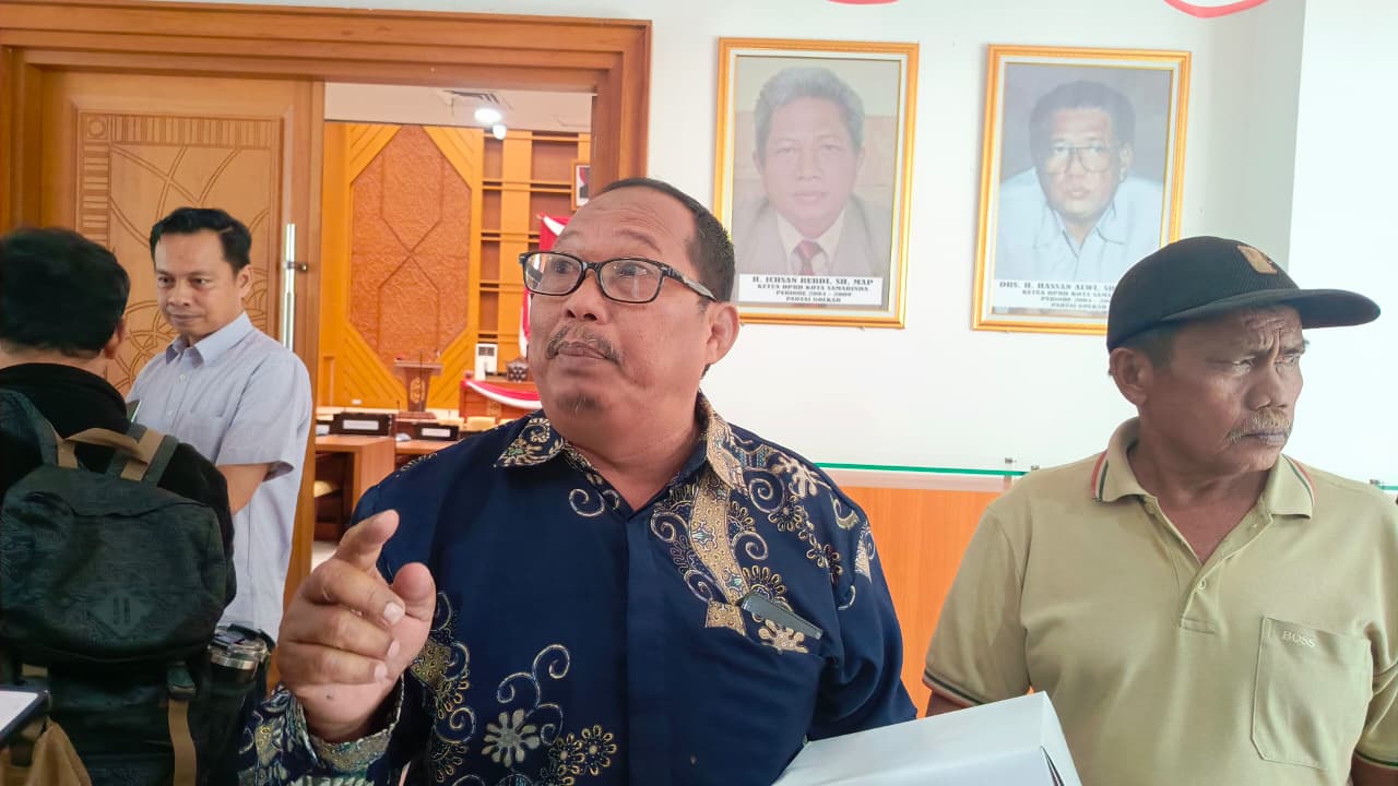 SOROTI: Warga Loa Bakung bersama DPRD Samarinda mendesak PT BBE segera merealisasikan hibah lahan pemakaman yang dijanjikan.&nbsp;