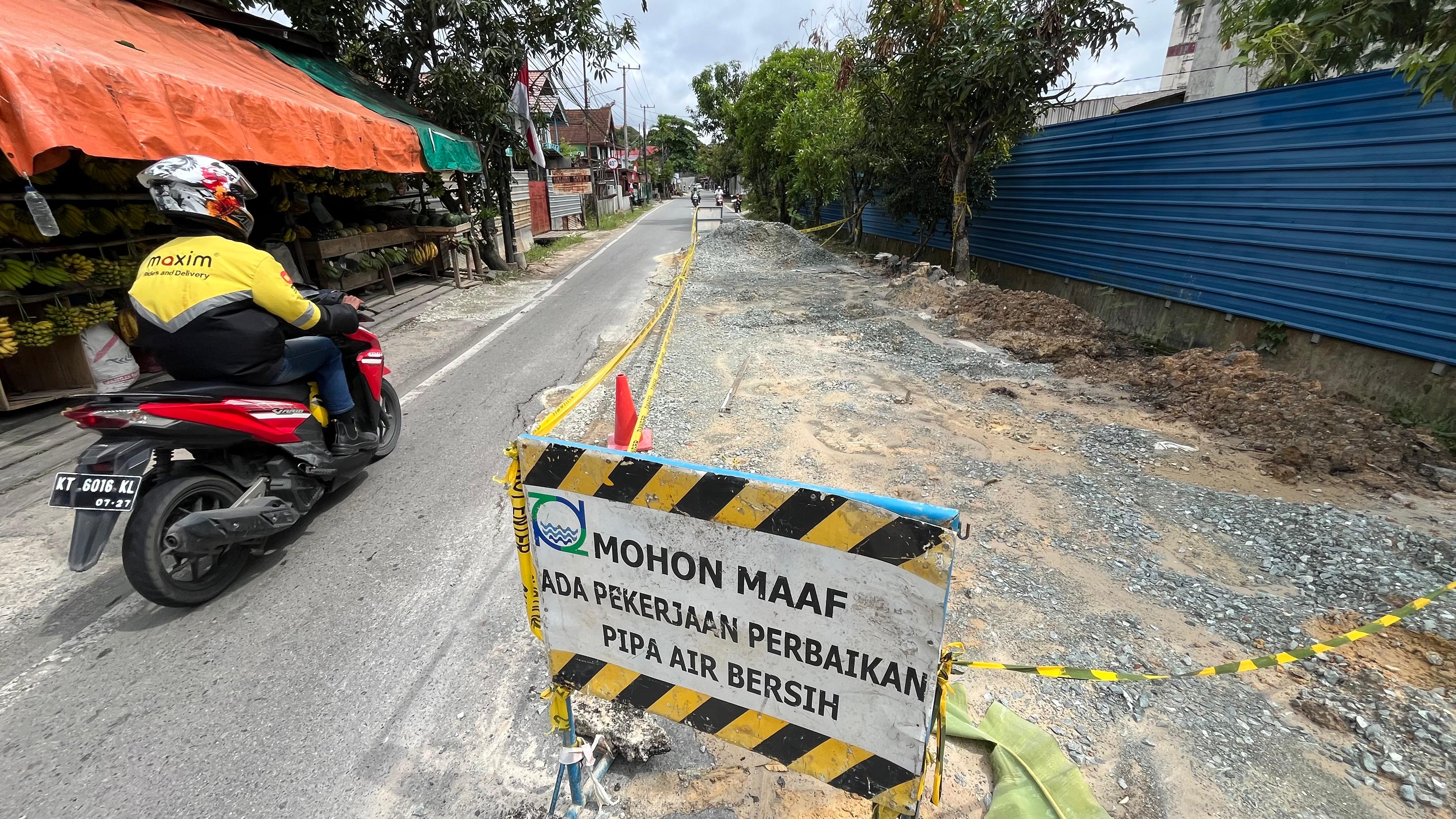 Kondisi pipa yang sudah tua di Jalan Agung Tunggal kerap menimbulkan kebocoran. (ANGGI PRADITHA/KP)