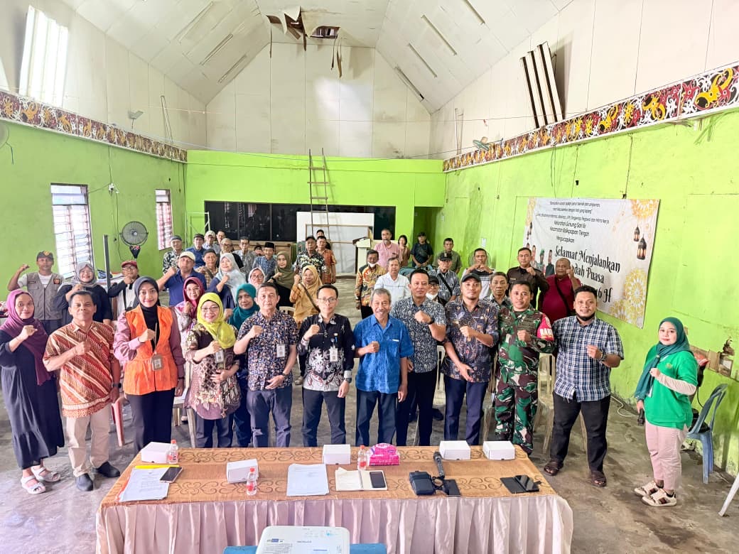 Lurah Gunung Sari Ilir Arwani bersama LPM serta Koperasi Kelurahan Merah Putih hadir dalam kegiatan rakor bersama puluhan ketua RT.