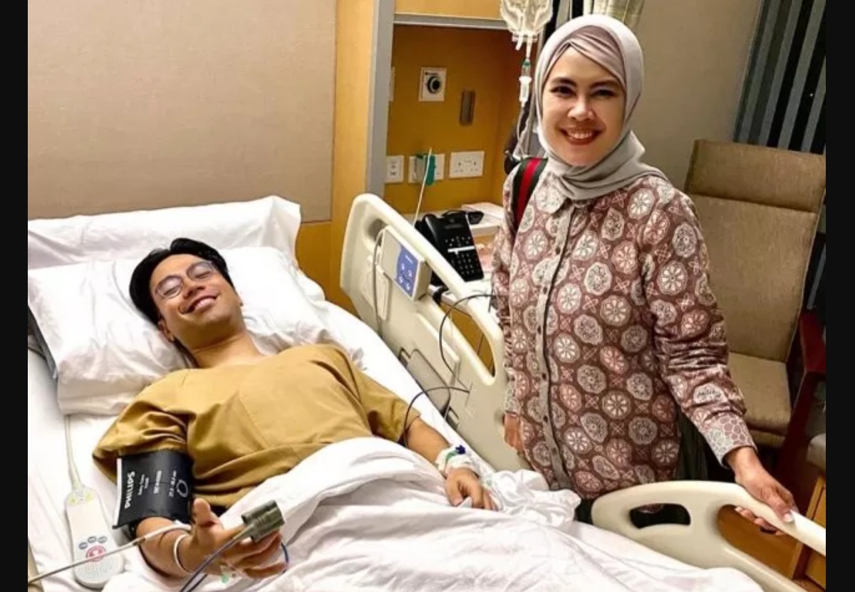Ibunda Alika, Yuanita Rohali, saat menjenguk Vidi Aldiano (Instagram yuanitarohali)